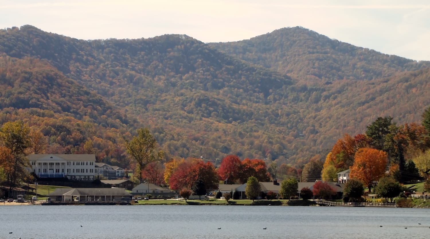 North Eaglenest Mountain — Lake_Junaluska,_North_Carolina.jpg