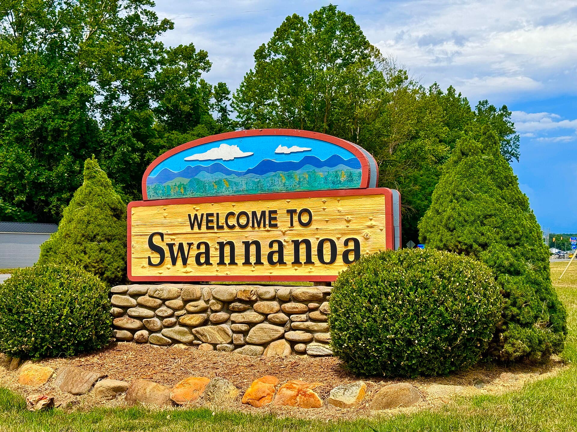 Swannanoa River — A_"Welcome_to_Swannanoa"_sign_on_U.S._Highway_70_in_Swannanoa,_North_Carolina,_Buncombe_County.jpg
